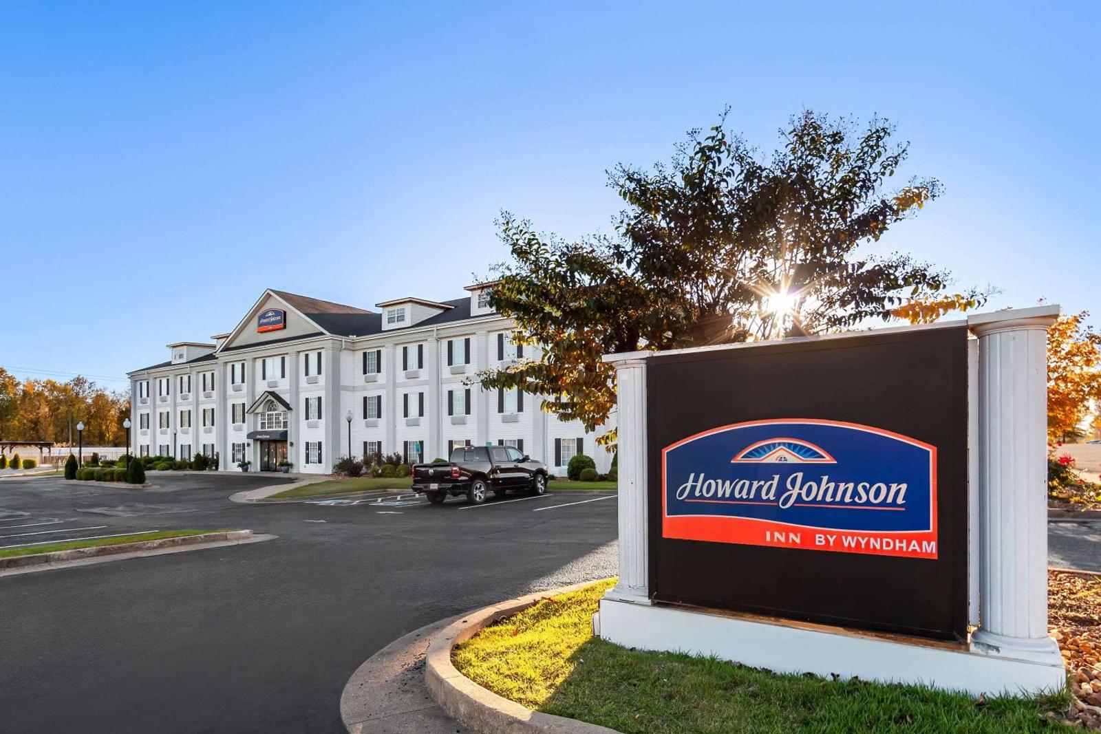 Howard Johnson by Wyndham Jackson