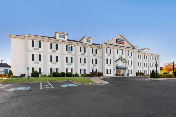 Howard Johnson by Wyndham Jackson image 3